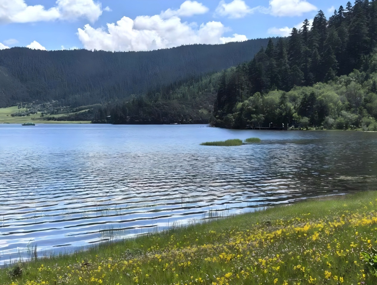 Sendero del lago Shudu, Yunnan, China