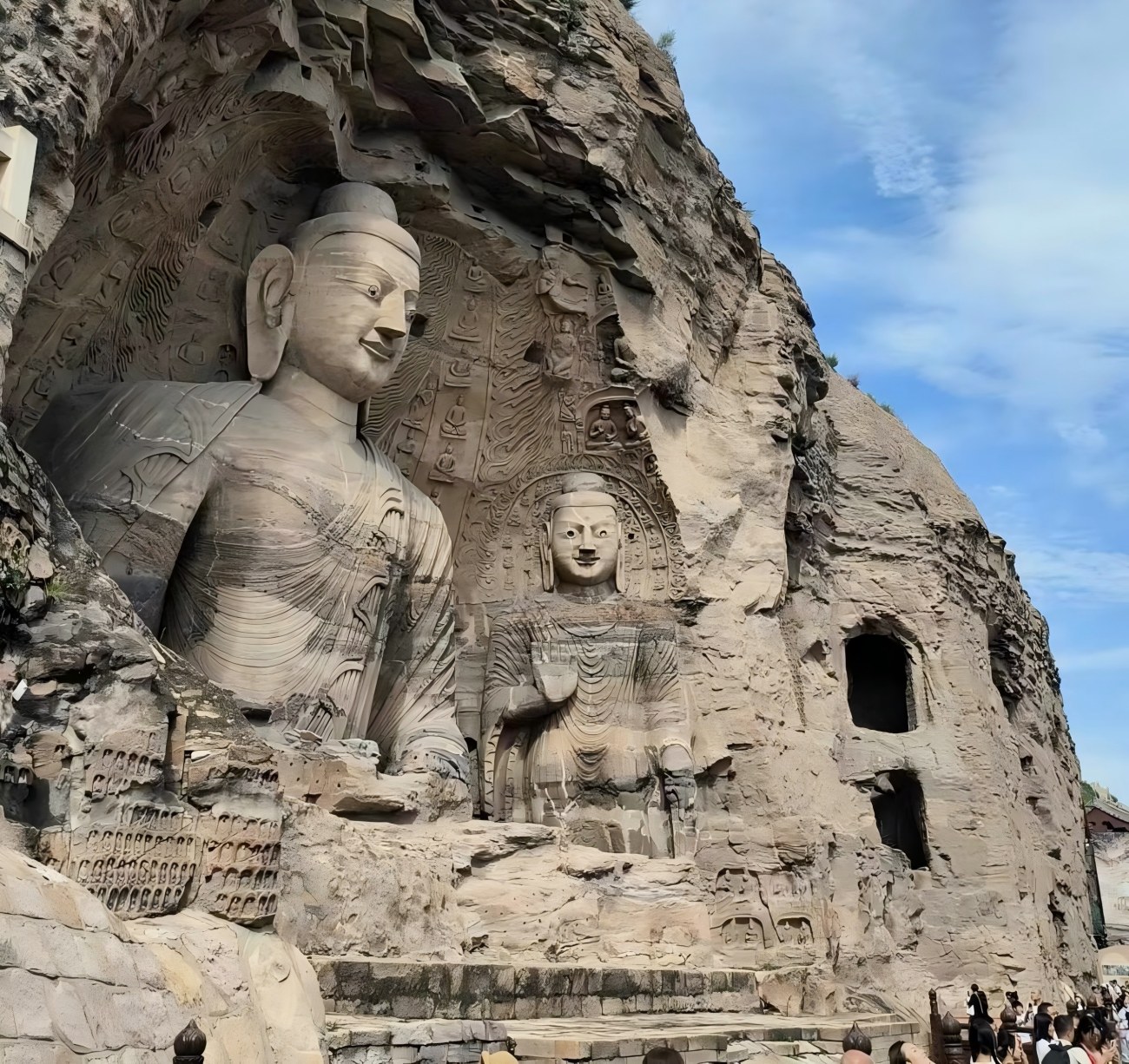 كهوف تان ياو الخمسة في الصين