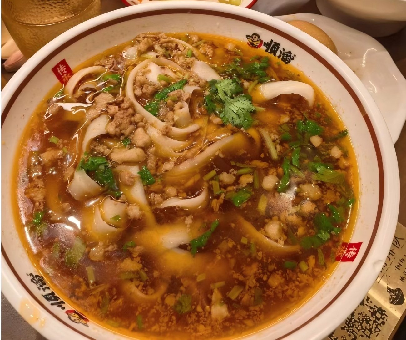 نودلز مقطعة يدوياً