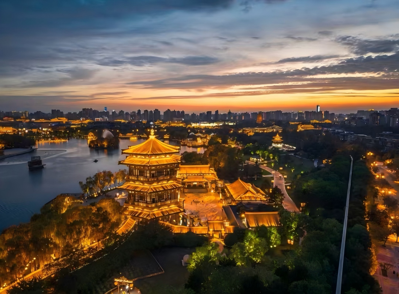 Lago Q U 浆 South y pabellón Wang