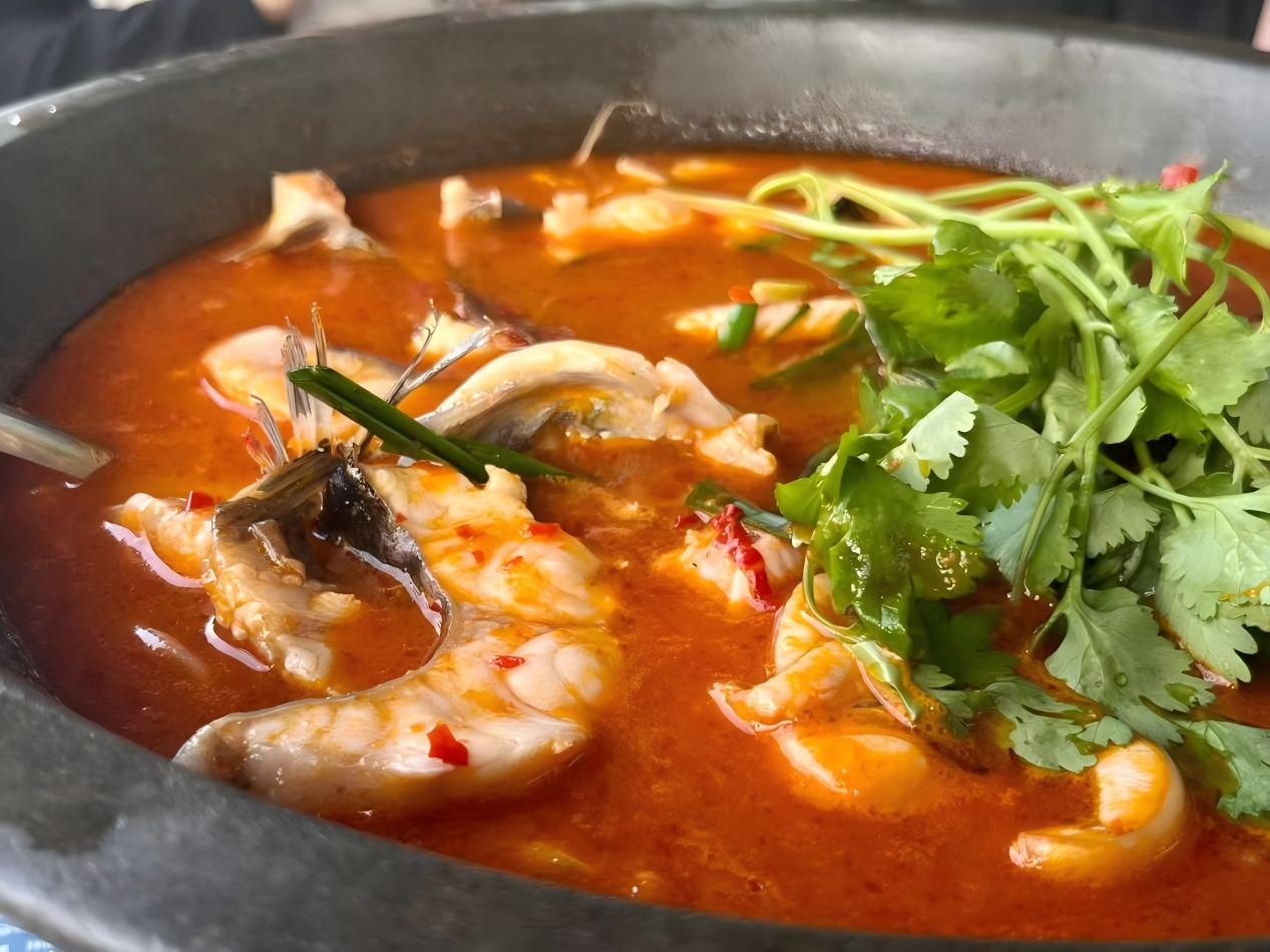 Sopa de pescado agridulce Libo